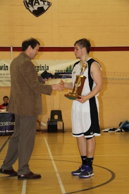 kevin_will_with_trophy_2